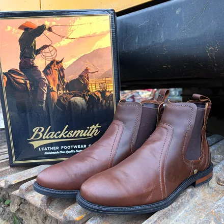 Blacksmith Dealer Boots Waxed Leather Dark Tan 010